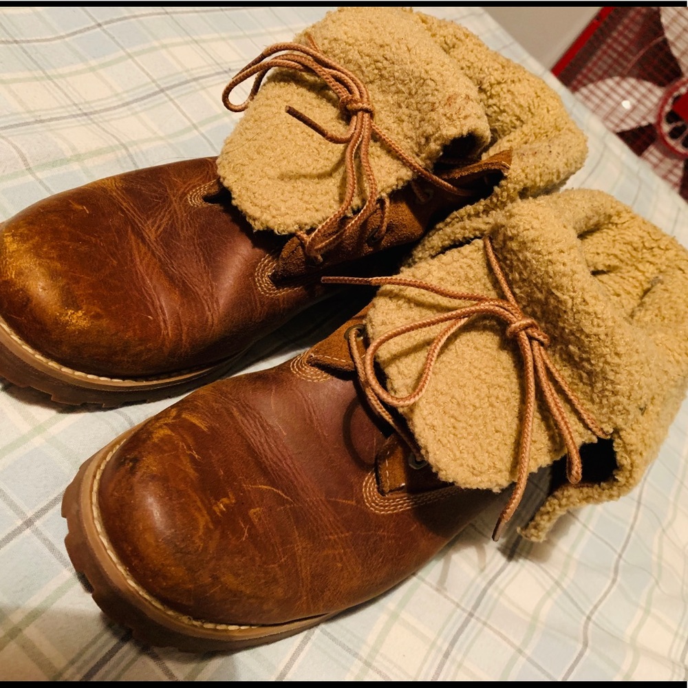 Kids Timberland boots that fit size 7.5